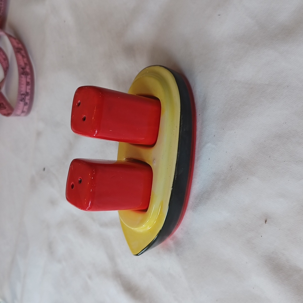 Salt & Pepper Boat